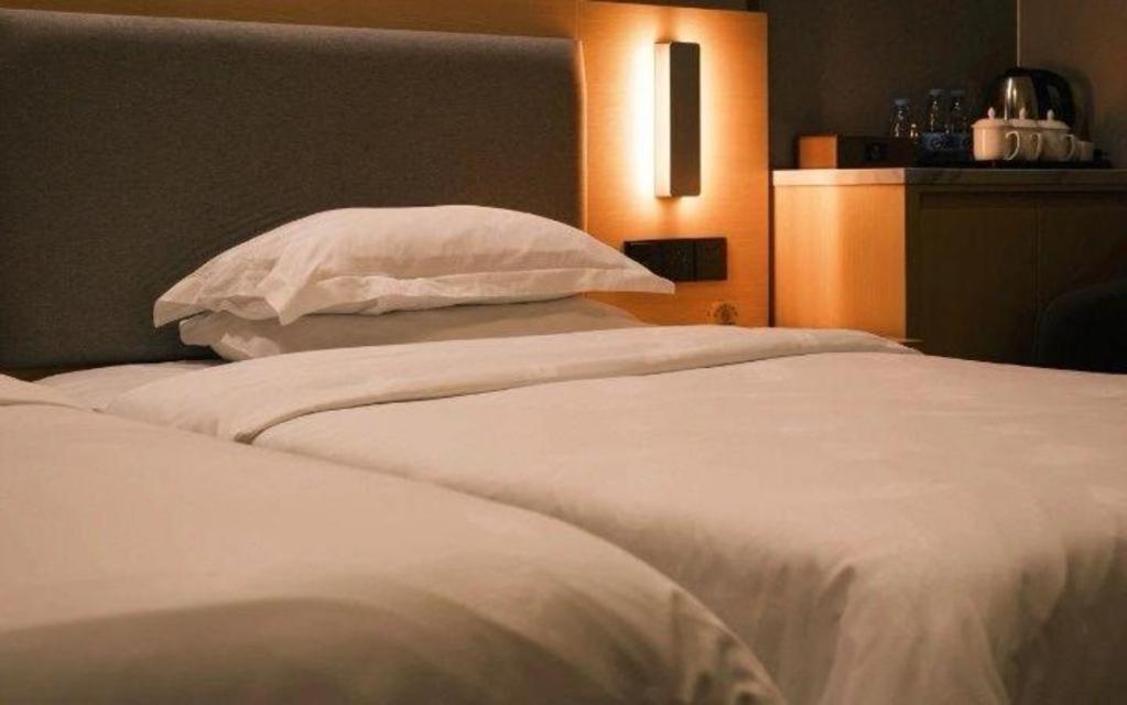Galaxy Hotel Гуанчжоу Экстерьер фото