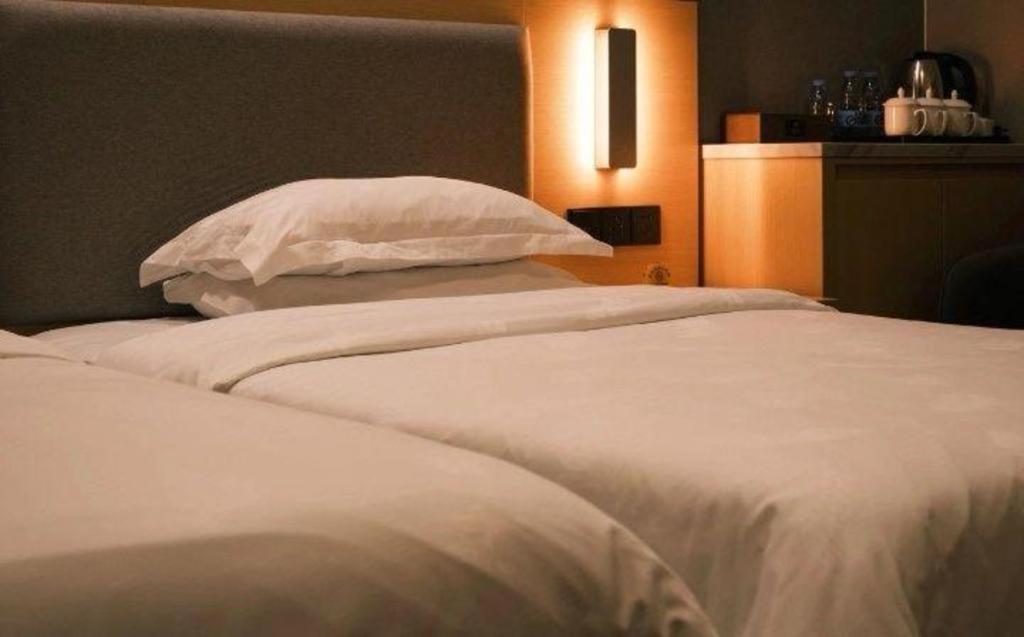 Galaxy Hotel Гуанчжоу Экстерьер фото