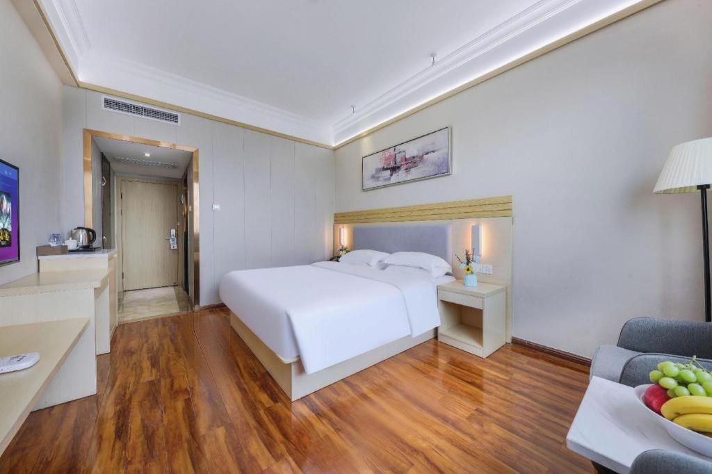 Galaxy Hotel Гуанчжоу Экстерьер фото