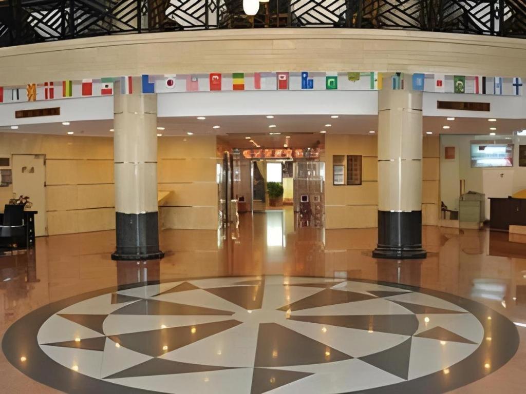 Galaxy Hotel Гуанчжоу Экстерьер фото
